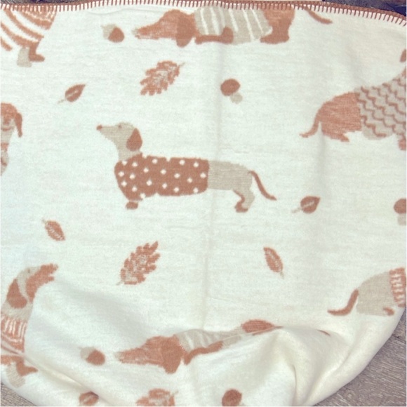 PETS - Docofil - ‘Autumn Dachshunds’ throw. 51“ x 67“. NWT Firm! Last one! - Picture 3 of 4